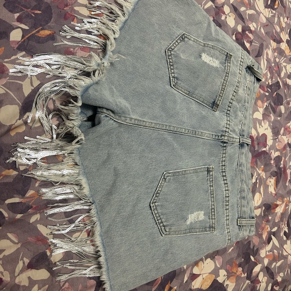 Light denim pearly silver chain shorts - Picture 2 of 5